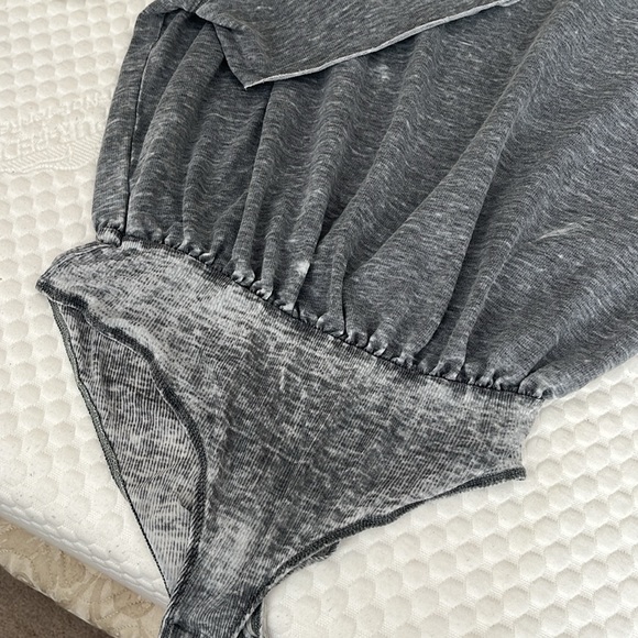 Free People Gray Women's Top - Picture 2 of 3